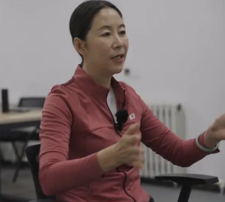 竞走冠军王丽萍事件_竟走冠军王丽萍视频_竞走冠军王丽萍绕场一周视频
